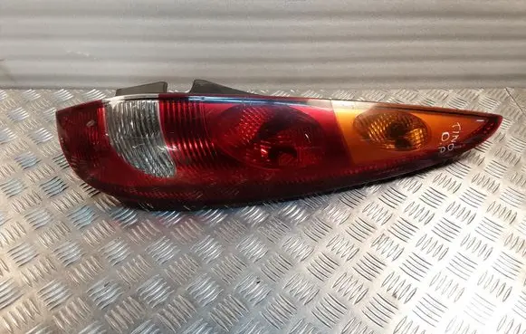 Nissan Almera Tino Rear/tail lights