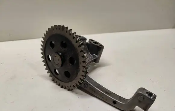 Volkswagen Touareg I Oil pump 070115105a 070115153