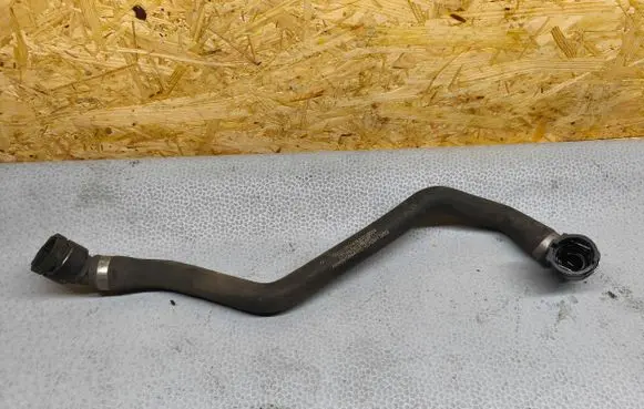 Mercedes-Benz E W213 Engine coolant pipe/hose A2135014782