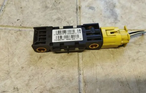 Mitsubishi Colt Airbag deployment crash/impact sensor PMR587419 A4545400117