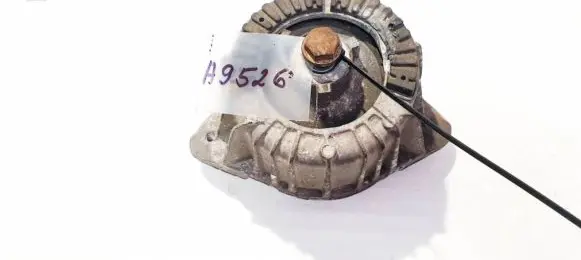 Engine mount bracket