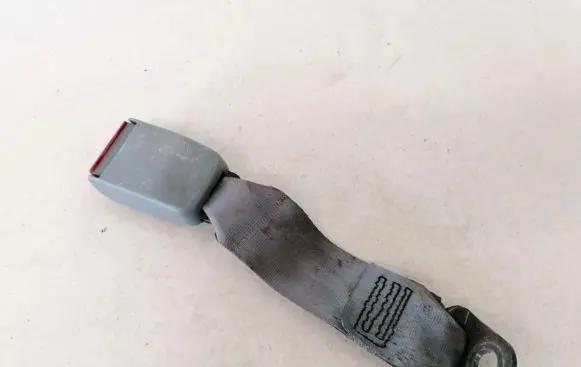 Peugeot 406 Rear seatbelt buckle
