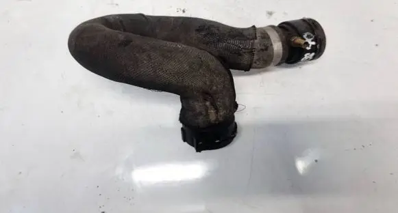 Volkswagen PASSAT B6 Engine coolant pipe/hose 