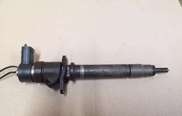 Volvo XC90 Fuel injector 0445110078