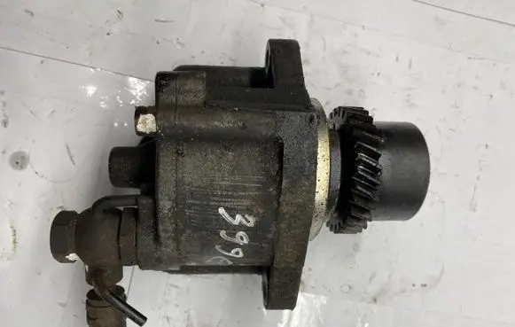 Toyota Land Cruiser (J120) Vacuum pump 2930067020