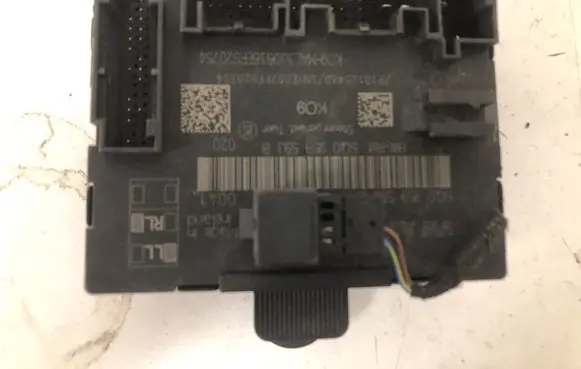 Audi A3 S3 8V Door control unit/module 5Q0959593B