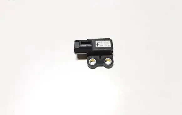Suzuki XL7 I Airbag deployment crash/impact sensor 3394582C10 X2T24371A