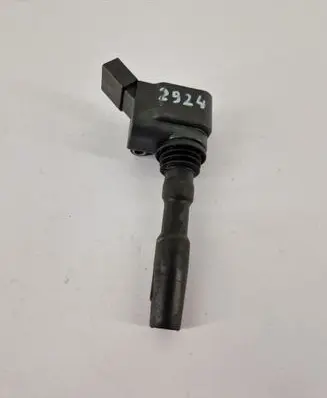 Volkswagen Golf Sportsvan High voltage ignition coil 04E905110K