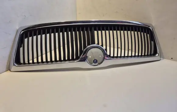 Skoda Octavia Mk2 (1Z) Front grill