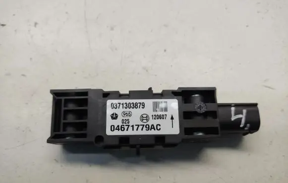 Chrysler 300 - 300C Airbag deployment crash/impact sensor 04671779AC 0371303879
