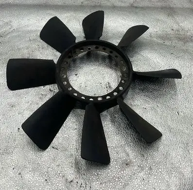 Radiator cooling fan shroud