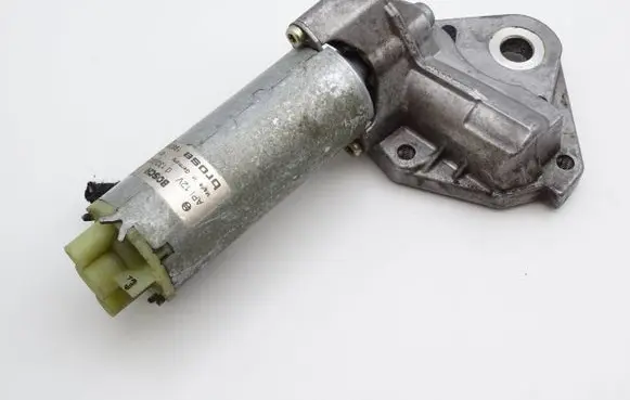 Volkswagen Touareg I Seat adjustment motor 0130002531