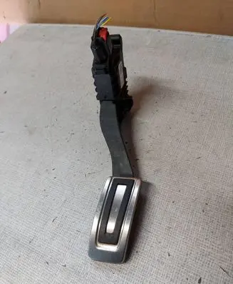 Volkswagen Golf Sportsvan Accelerator throttle pedal 5Q1723503J 6PV01062113