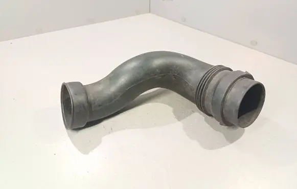 BMW 5 E34 Air intake hose/pipe 2243726 17172243726 606500