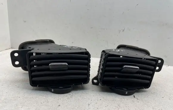 Toyota Corolla Verso AR10 Dashboard side air vent grill/cover trim 5566064010 6556424010