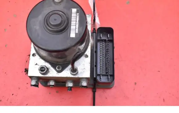 Volvo V50 ABS Pump 30742654