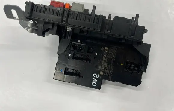 Mercedes-Benz C W204 SAM control unit a2049060105 5DK00922589