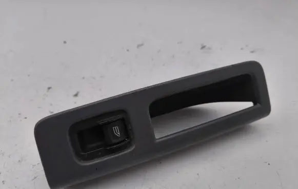 Volvo V50 Electric window control switch 30773217