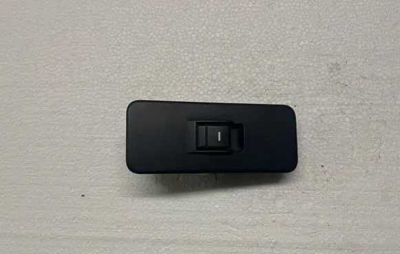 Land Rover Discovery 3 - LR3 Electric window control switch YUD501070PVJ 0507011