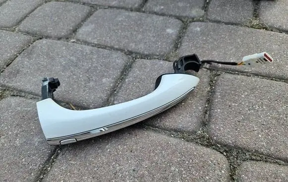 Opel Insignia B Front door interior handle 