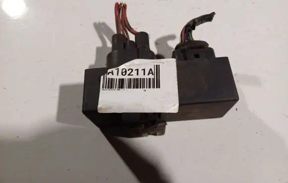 Skoda Octavia Mk1 (1U) Coolant fan relay 1J0919506K
