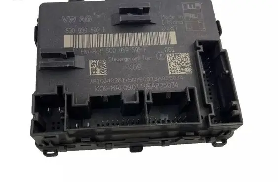 Audi A3 S3 8V Door control unit/module 5Q0959592F