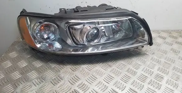 Volvo V70 Headlight/headlamp 31111181