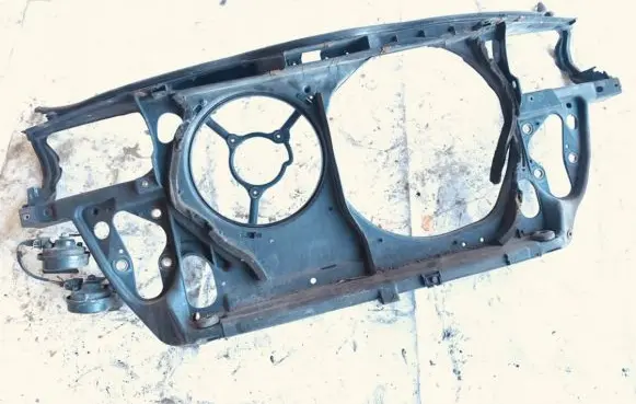 Volkswagen PASSAT B5 Radiator support slam panel