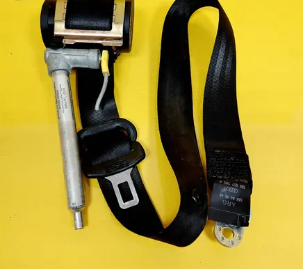 Audi A4 S4 B5 8D Front seatbelt 566049500