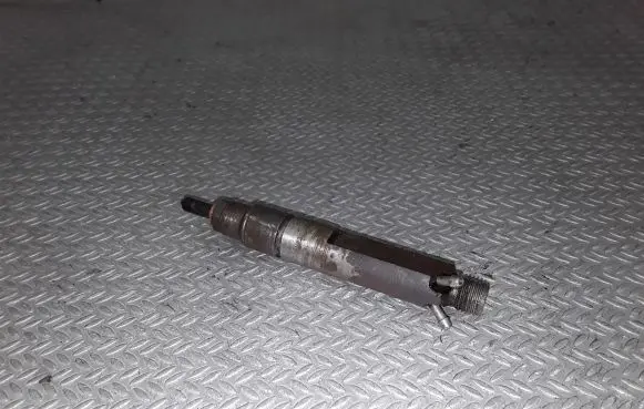 Volkswagen Sharan Fuel injector 028130201T