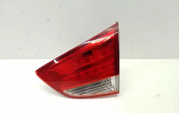 Tailgate rear/tail lights