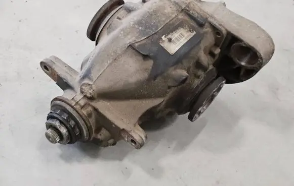 BMW 1 E82 E88 Rear differential 7572054 8910021167 EA469V346
