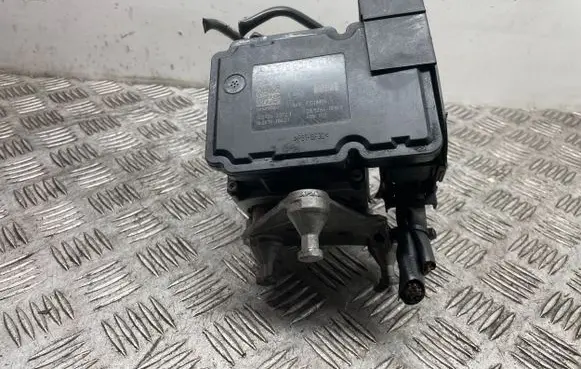 Mercedes-Benz C W204 ABS Pump A1729011102 A1724314912