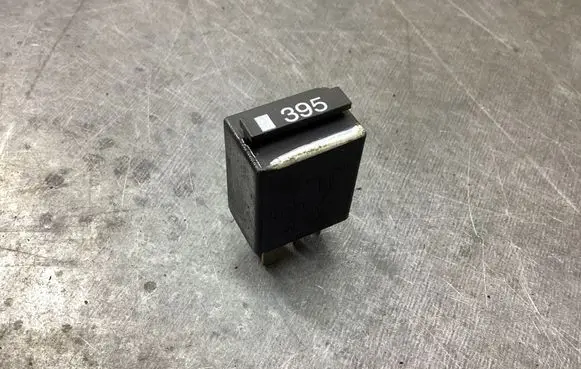 Audi A6 S6 C6 4F Other relay 8Z0951253