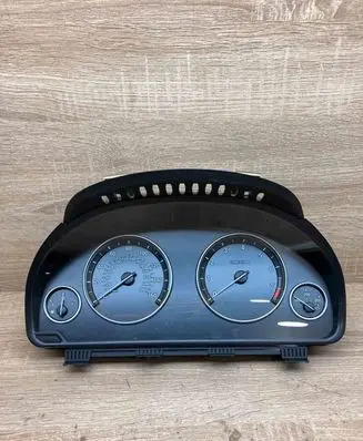 BMW 5 F10 F11 Speedometer (instrument cluster) 9249342 25811511