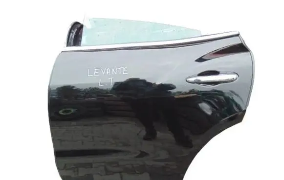 Maserati Levante Rear door