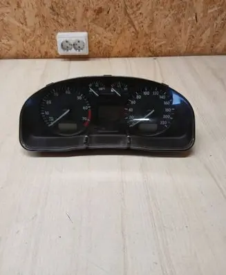 Volkswagen PASSAT B5 Speedometer (instrument cluster) 09051969901