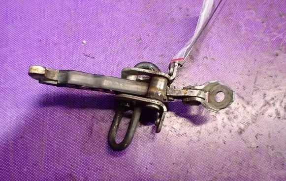 Fiat Punto (199) Front door check strap stopper