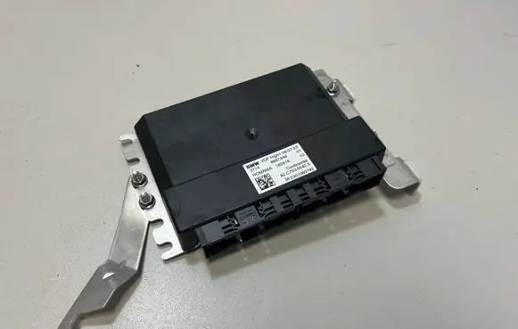 BMW i4 Air suspension control unit module (rear) 8867446 8858488