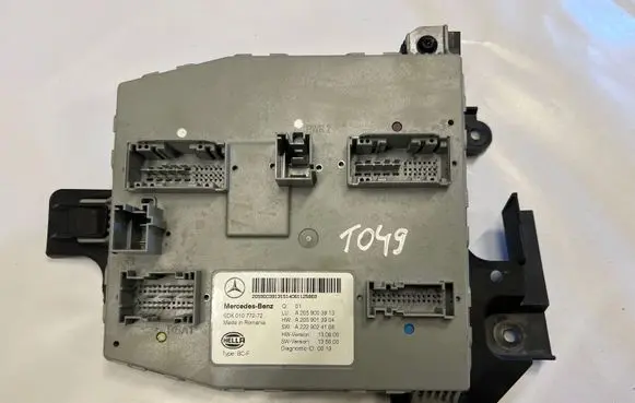 Mercedes-Benz C W205 Central body control module A2059003913 A2059013904
