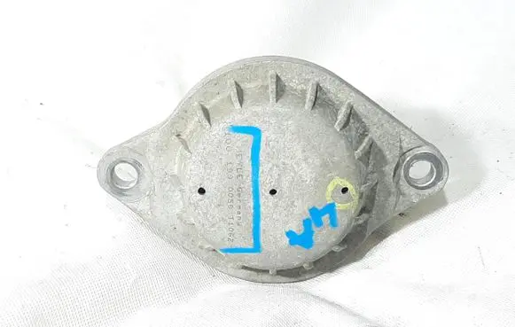 Audi A6 S6 C4 4A Engine mount vacuum valve 1001990050
