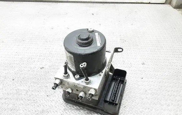 BMW 1 E81 E87 ABS Pump 3452677605601 6776056