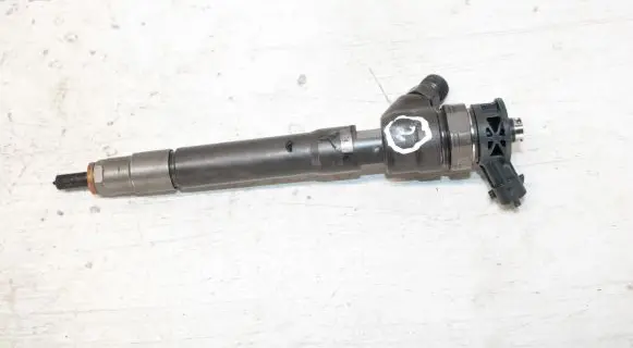 Nissan NV300 Fuel injector 0445110569