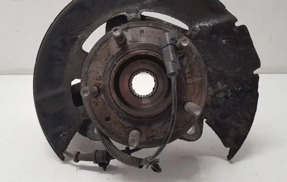 Front wheel hub spindle knuckle
