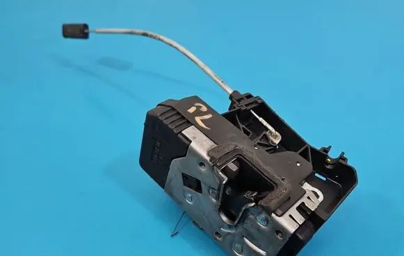 Opel Meriva A Front door lock 13154791 IMPRK1565040