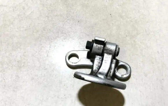 Volvo V50 Rear door lower hinge