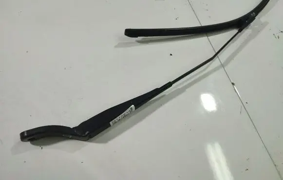 Peugeot 207 Front wiper blade arm 