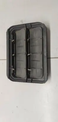 Renault Kadjar Quarter panel pressure vent 7700838358