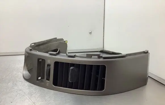 Toyota Prius (XW20) Dash center air vent grill 5556310050