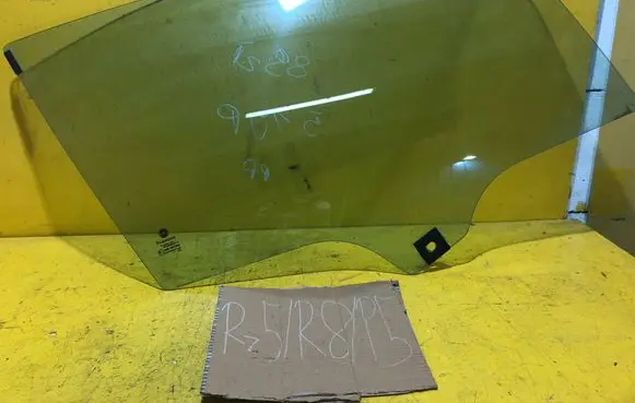 Fiat Punto Evo Front door window glass four-door